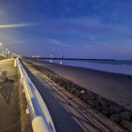 Driftmark Beachfront Location Aberavon Beach Sea Views Large Driveway Parking Private Site Fibre Optic Wi Fi พอร์ตทัลบอต ภายนอก รูปภาพ