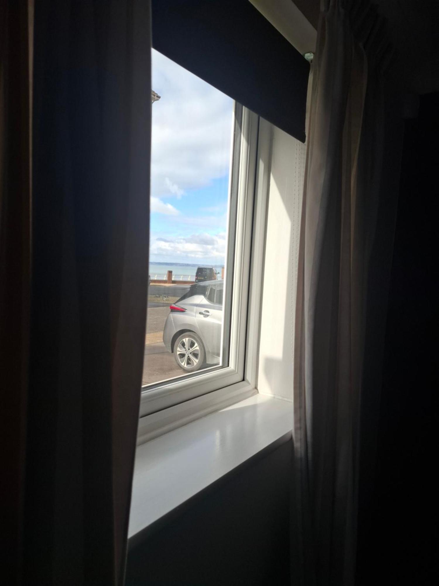 Driftmark Beachfront Location Aberavon Beach Sea Views Large Driveway Parking Private Site Fibre Optic Wi Fi พอร์ตทัลบอต ภายนอก รูปภาพ